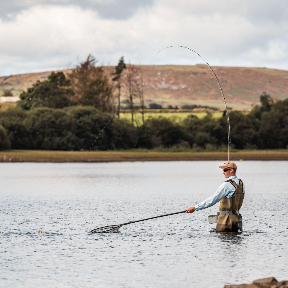 Snowbee - Snowbee Folding Head Trout Net with Telescopic Handle - 50 x 42cms - Upavon Fly Fishing